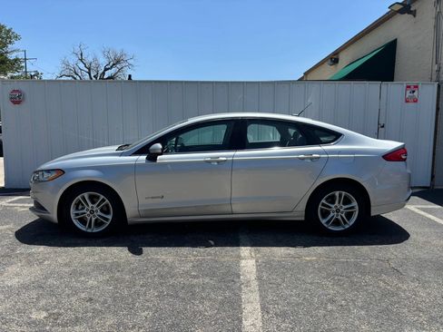 Used 2018 Ford Fusion S FWD image 2