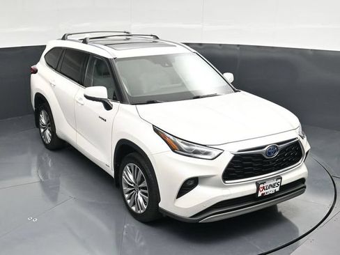 Used 2021 Toyota Highlander Platinum AWD/4WD image 52