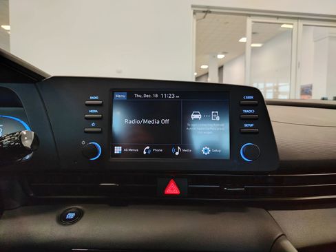 Used 2025 Hyundai Elantra Sport image 20