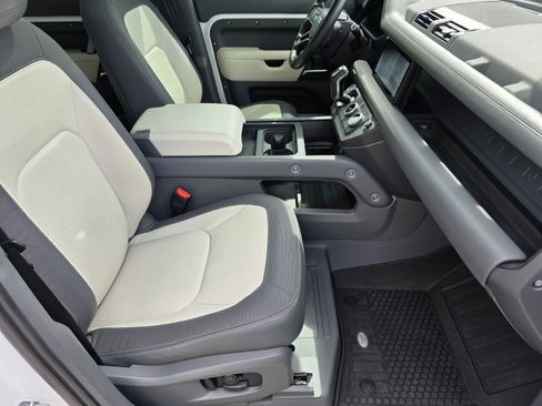 Certified 2023 Land Rover Defender 110 X-Dynamic SE image 3