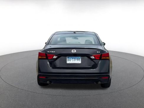 Used 2025 Nissan Altima 2.5 SV FWD image 12