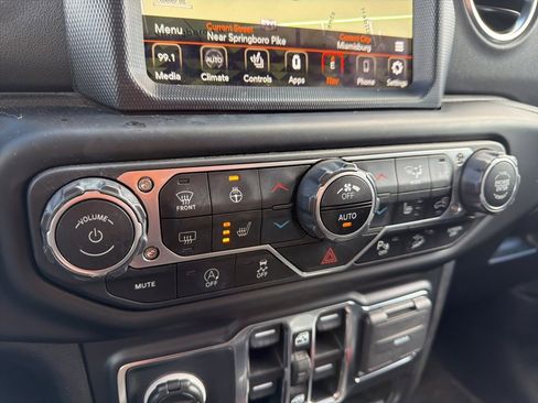 Used 2021 Jeep Wrangler Unlimited Sahara image 12