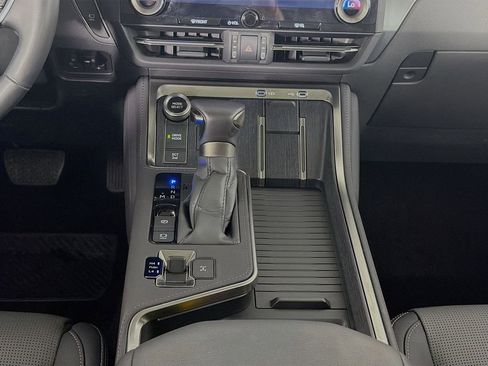 Used 2025 Lexus GX 550 w/ Accessory Package (2T) AWD/4WD image 42