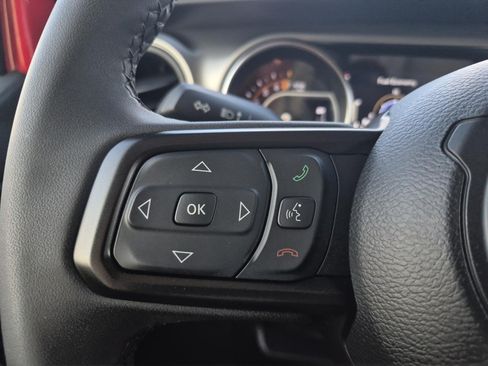 Used 2023 Jeep Gladiator Sport AWD/4WD image 17