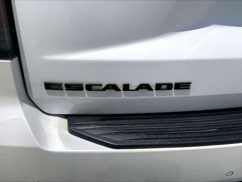 Used 2024 Cadillac Escalade ESV Sport Platinum w/ LPO, ONYX Package AWD/4WD image 32
