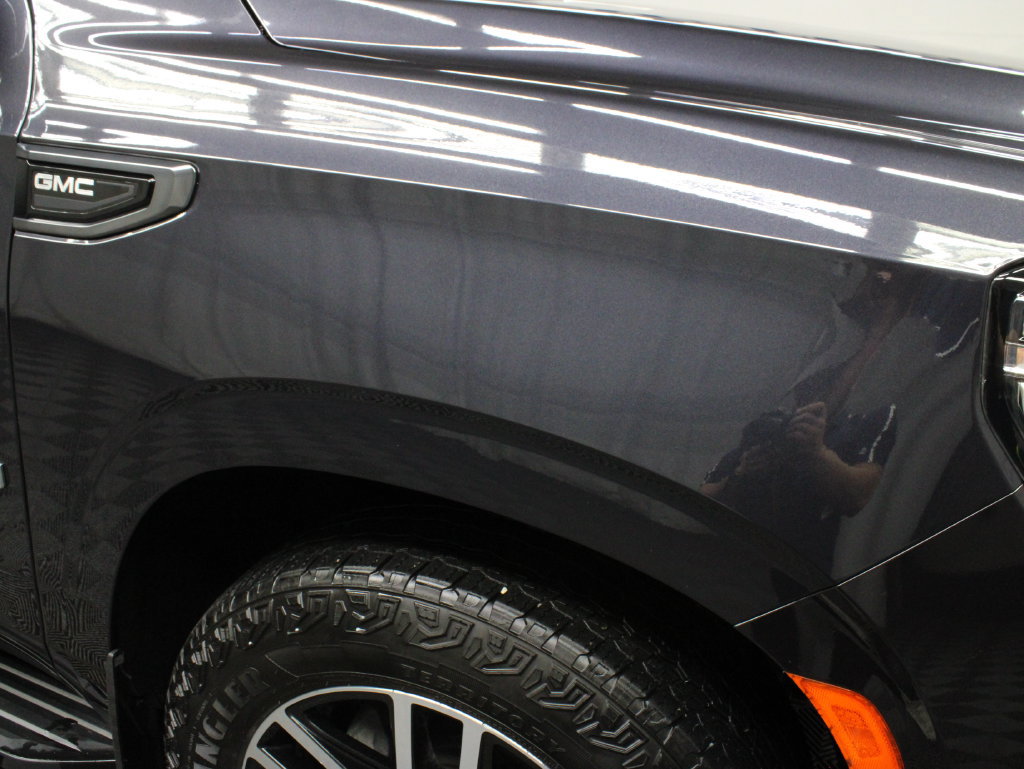 Used 2024 GMC Yukon AT4 w/ Technology Package AWD/4WD image 42