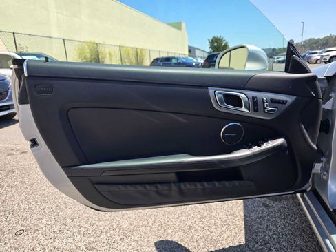Used 2020 Mercedes-Benz SLC 300 image 15