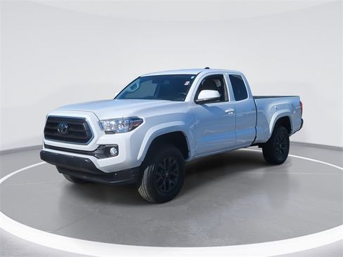 Used 2022 Toyota Tacoma TRD Off-Road image 1
