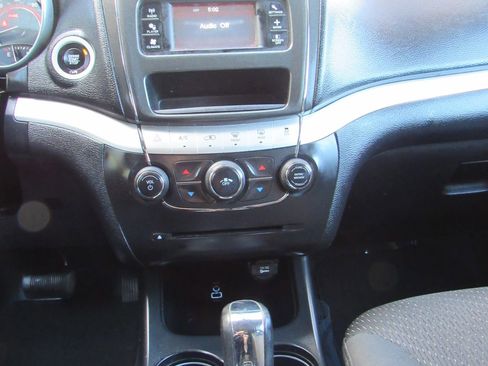 Used 2018 Dodge Journey SE w/ Popular Equipment Group FWD image 22