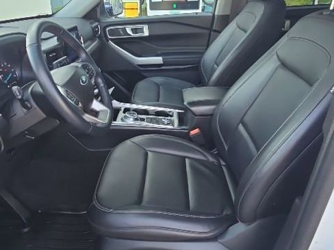 Certified 2023 Ford Explorer XLT w/ Equipment Group 202A AWD/4WD image 11
