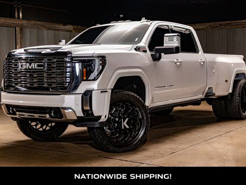 Used 2024 GMC Sierra 3500 Denali w/ Denali Reserve Package image 4