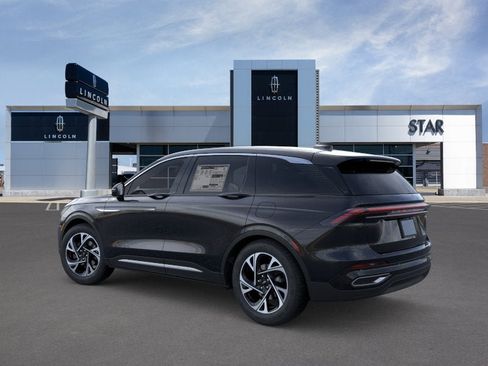 New 2026 Lincoln Nautilus Premier AWD/4WD image 4