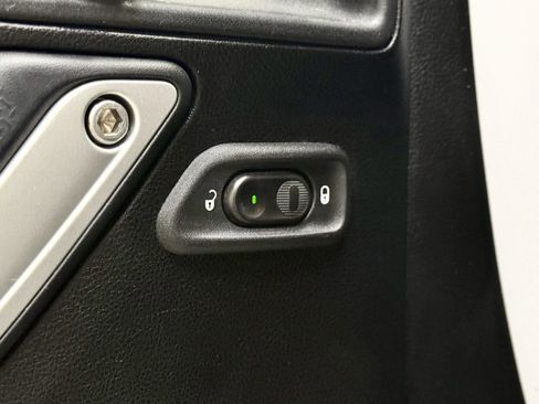 Used 2014 Jeep Wrangler Unlimited Sahara w/ Connectivity Group AWD/4WD image 12