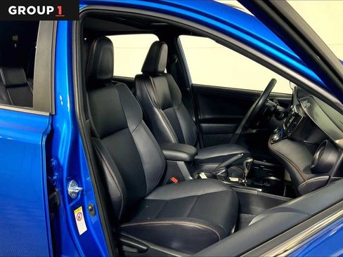 Used 2017 Toyota RAV4 SE image 8