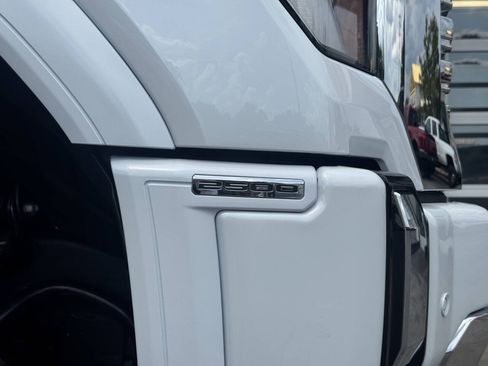 Used 2026 GMC Sierra 2500 Denali w/ Denali Reserve Package AWD/4WD image 9