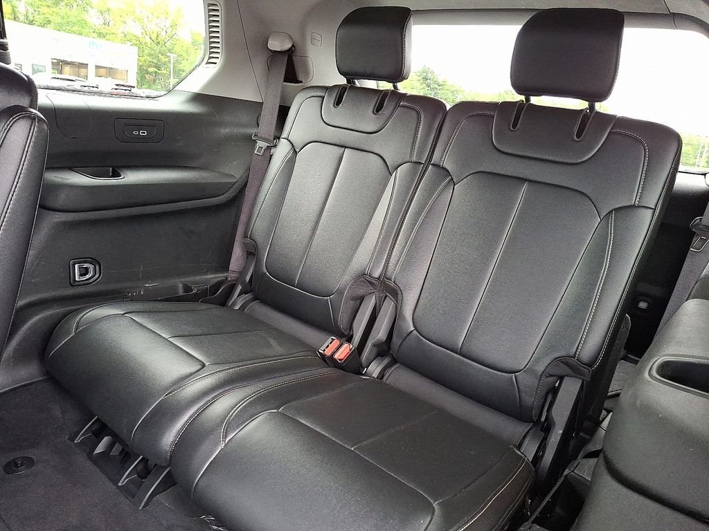 Used 2023 Jeep Grand Cherokee L Limited AWD/4WD image 12