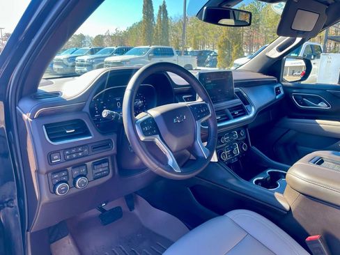 Used 2022 Chevrolet Tahoe Z71 w/ Z71 Off-Road Package AWD/4WD image 11