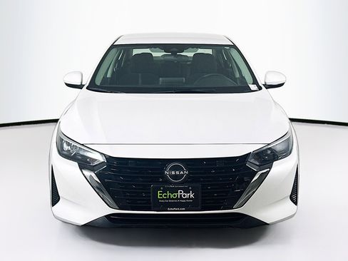 Used 2024 Nissan Sentra SV image 2