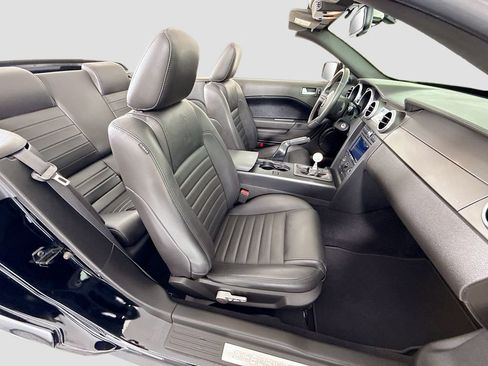 Used 2009 Ford Mustang Shelby GT500 RWD image 28