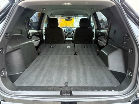 Used 2018 Chevrolet Equinox LT FWD image 16