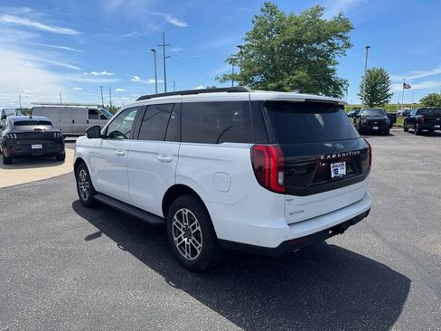 Certified 2025 Ford Expedition Active AWD/4WD image 5