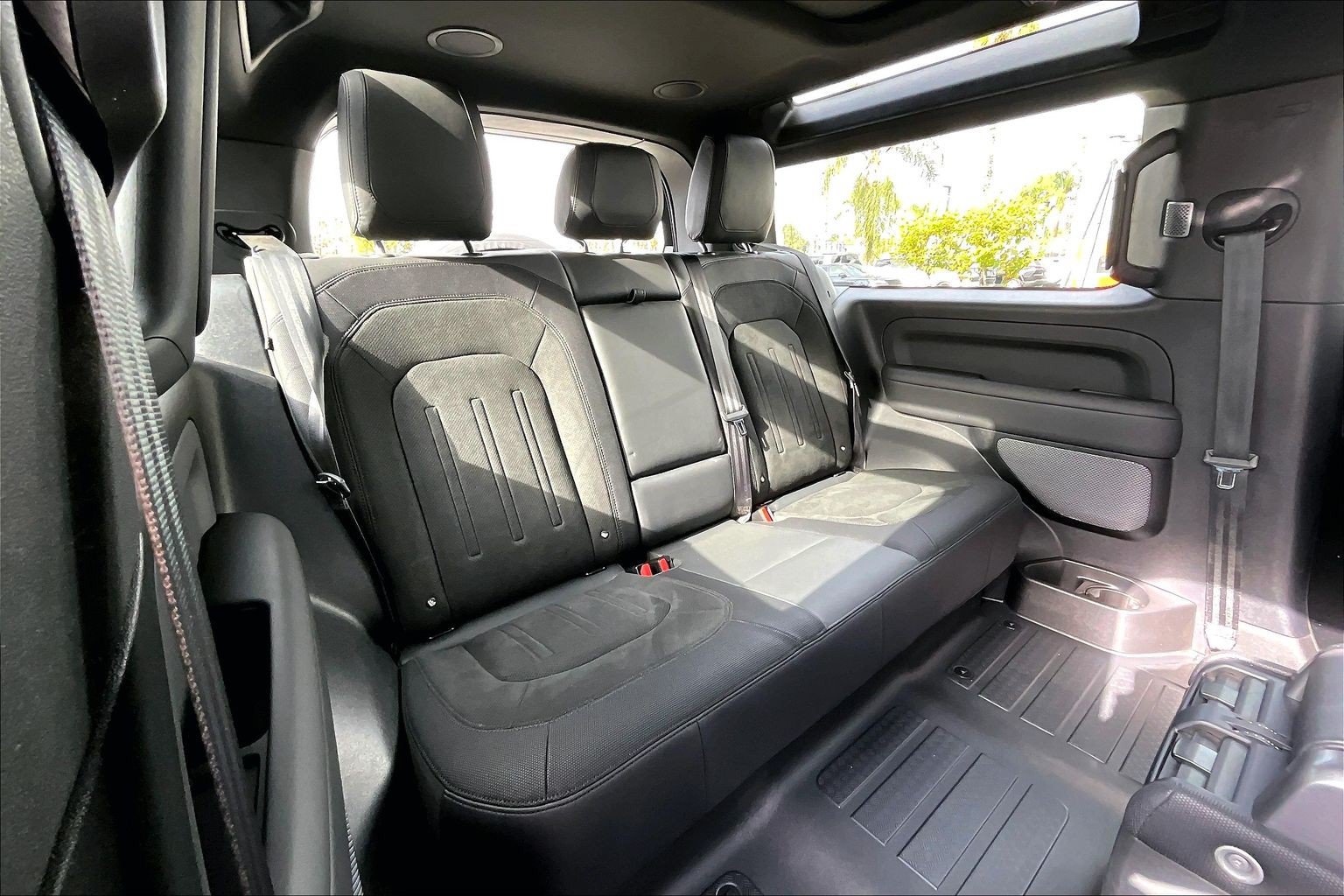Used 2022 Land Rover Defender 90 V8 AWD/4WD image 27
