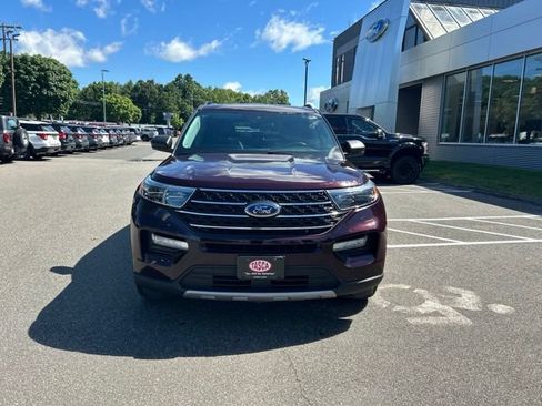 Used 2023 Ford Explorer XLT w/ Equipment Group 202A AWD/4WD image 2