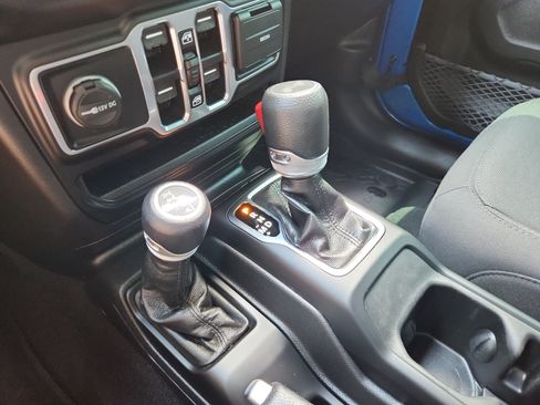 Used 2023 Jeep Wrangler Unlimited Sport AWD/4WD image 22