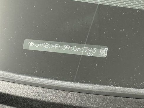 Used 2024 Toyota Corolla LE image 32