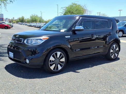 Used 2015 Kia Soul ! w/ Sun & Sound Package FWD image 3