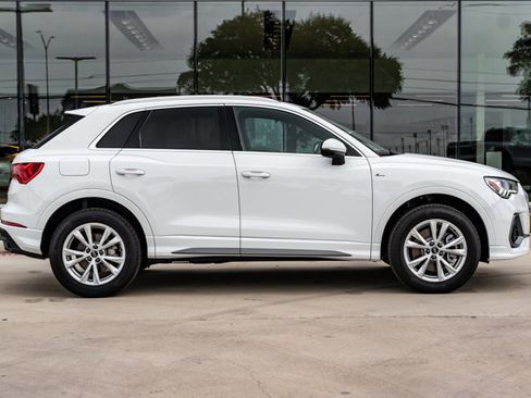 Used 2025 Audi Q3 2.0T Premium Plus w/ Premium Plus Package image 4