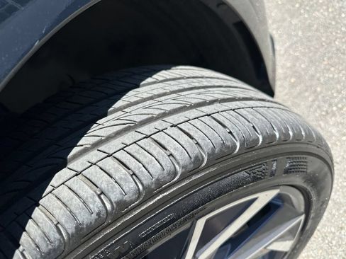 Certified 2025 Hyundai Elantra Limited FWD image 18