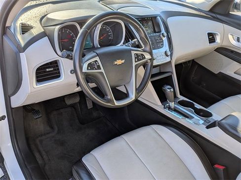 Used 2017 Chevrolet Equinox Premier image 17