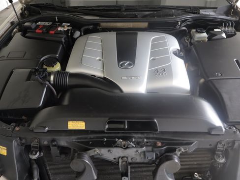Used 2005 Lexus LS 430 RWD image 29