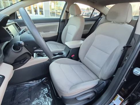 Used 2020 Hyundai Elantra SEL image 11