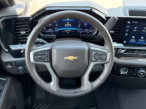 Used 2022 Chevrolet Silverado 1500 LT RWD image 25