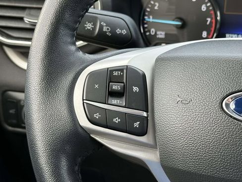 Used 2022 Ford Explorer XLT w/ Equipment Group 202A image 23