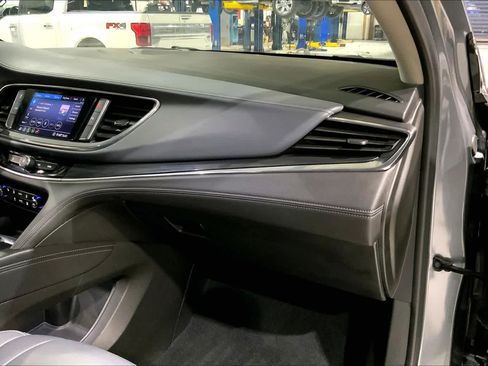 Used 2021 Buick Enclave Essence w/ Sound and Sites Package image 18