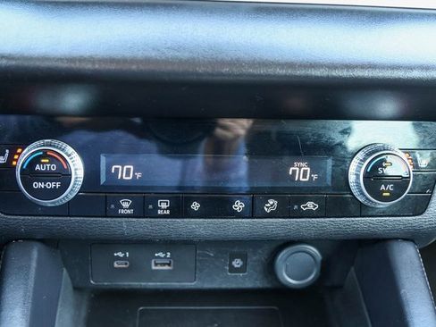 Used 2022 Mitsubishi Outlander SE image 26