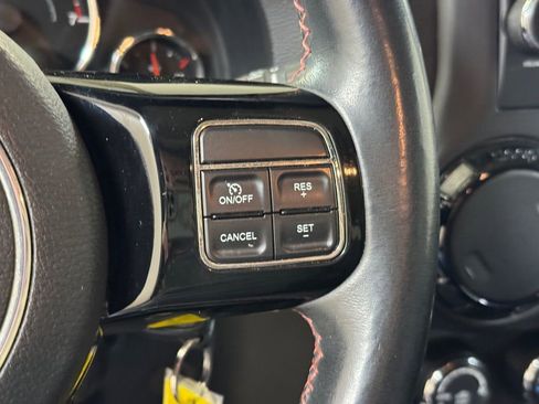 Used 2012 Jeep Wrangler Unlimited Sahara image 31