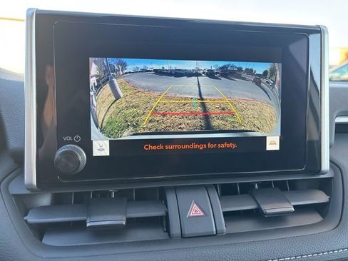 Used 2025 Toyota RAV4 XLE image 12