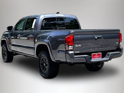Used 2022 Toyota Tacoma SR5 AWD/4WD image 4
