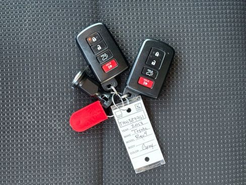 Used 2017 Toyota RAV4 XLE image 25