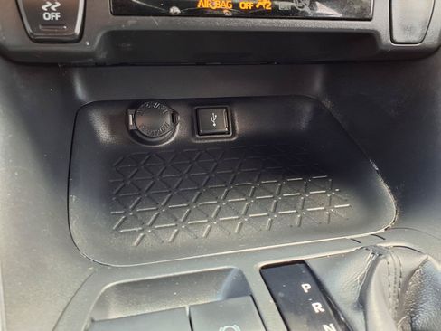 Used 2022 Toyota RAV4 LE AWD/4WD image 8