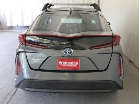 Used 2022 Toyota Prius Prime LE FWD image 24