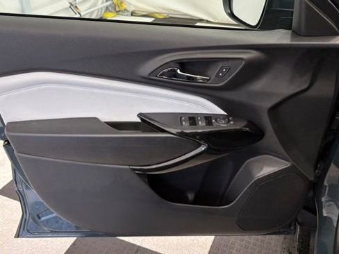 New 2026 Chevrolet Trax LT image 13