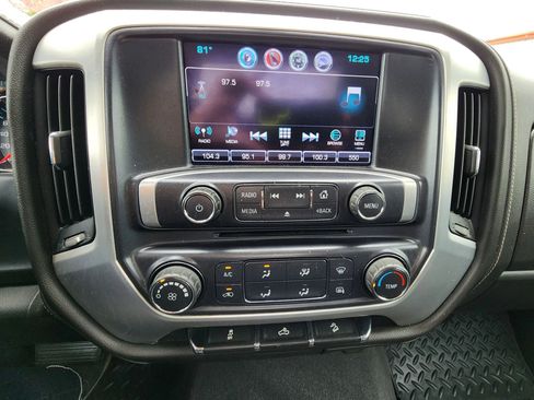 Used 2019 GMC Sierra 2500 SLE w/ Suspension Package, Off-Road AWD/4WD image 24