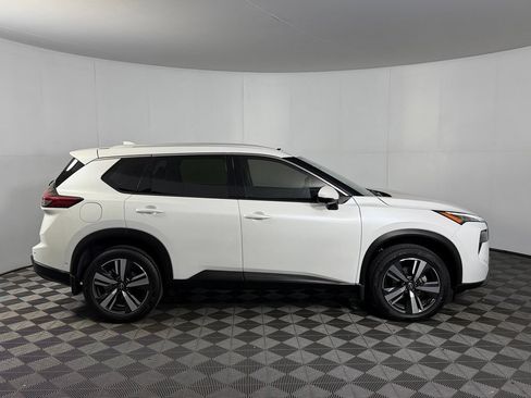 Used 2024 Nissan Rogue SL w/ SL Premium Package FWD image 6