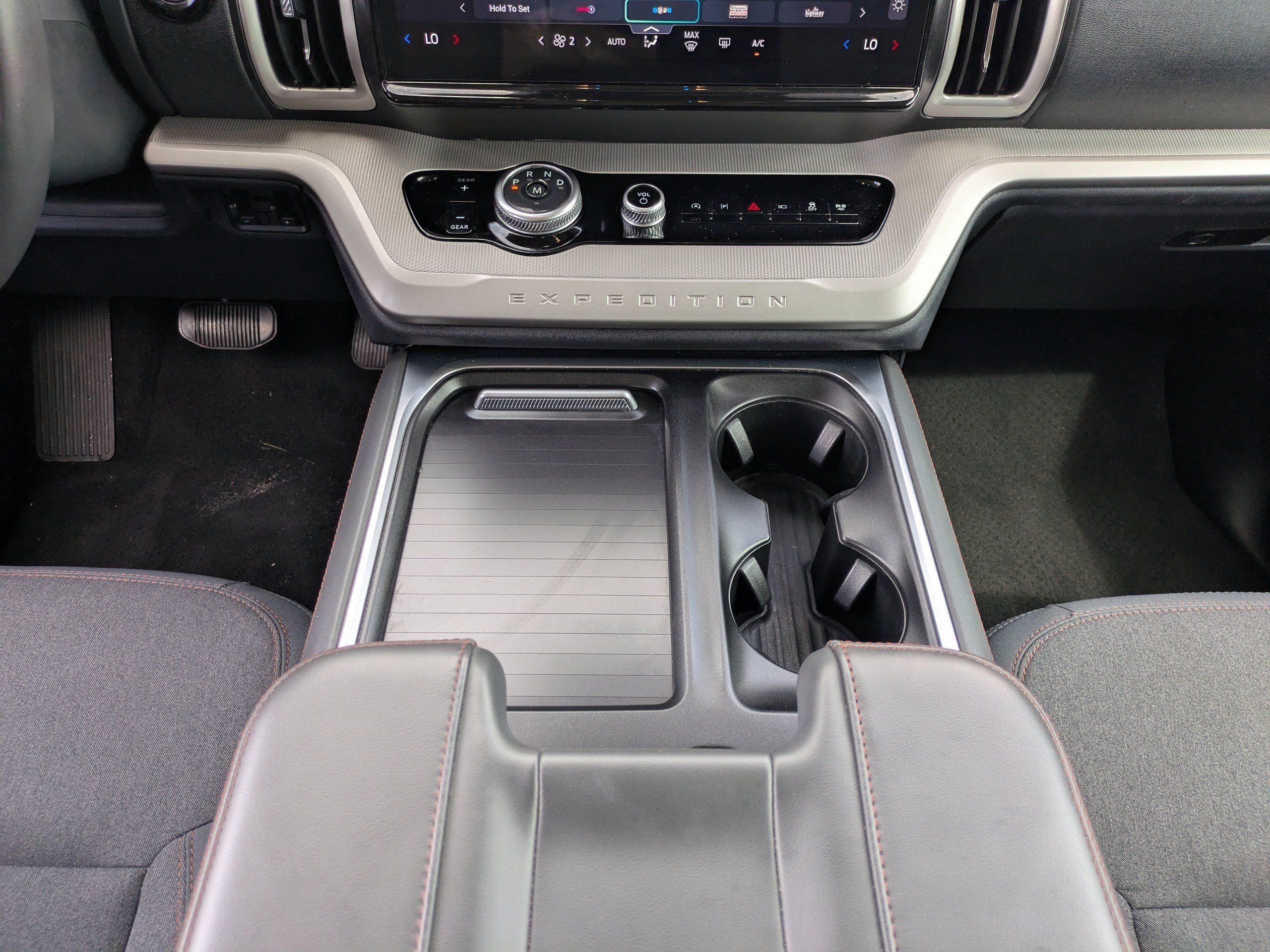 Used 2025 Ford Expedition Max Active RWD image 17