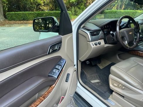 Used 2018 Chevrolet Suburban Premier AWD/4WD image 4